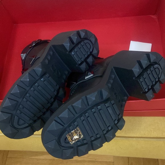 NWT Valentino Román Stud Combat Boots with Studs Black 7.5; Retail $1790 - Picture 4 of 6
